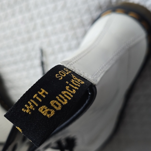 Dr Martens Women's Leather Boots - Picture 9 of 11